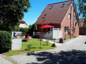 Modern Holiday Home in Wiek with Garden, Wiek Auf Rügen 